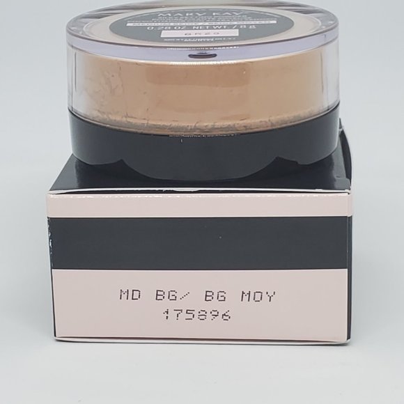Medium Beige Silky Setting Powder - Mary Kay - NIB - Picture 1 of 4